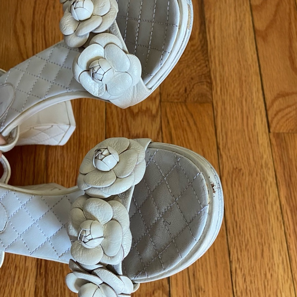 Chanel White Floral Women's Sandals - Picture 2 of 10